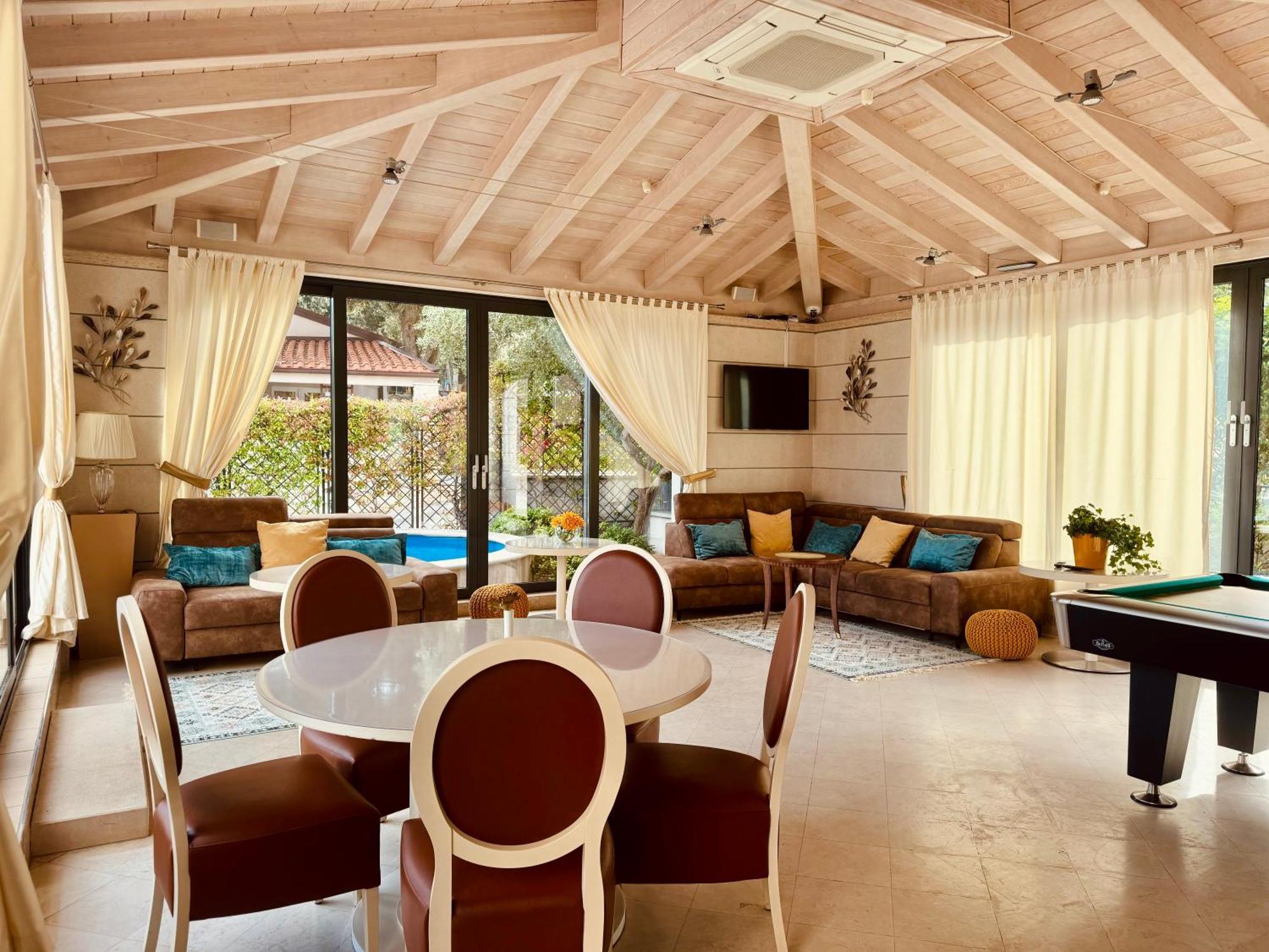 Boutique Hotel Oasi Pjescana Uvala Buitenkant foto
