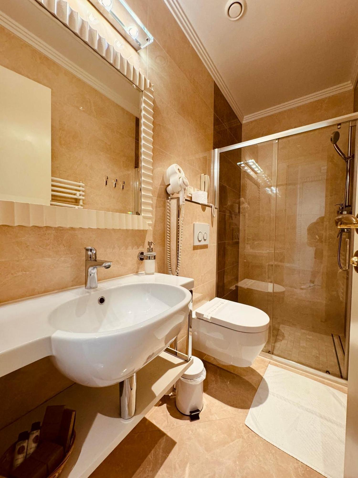 Boutique Hotel Oasi Pjescana Uvala Buitenkant foto