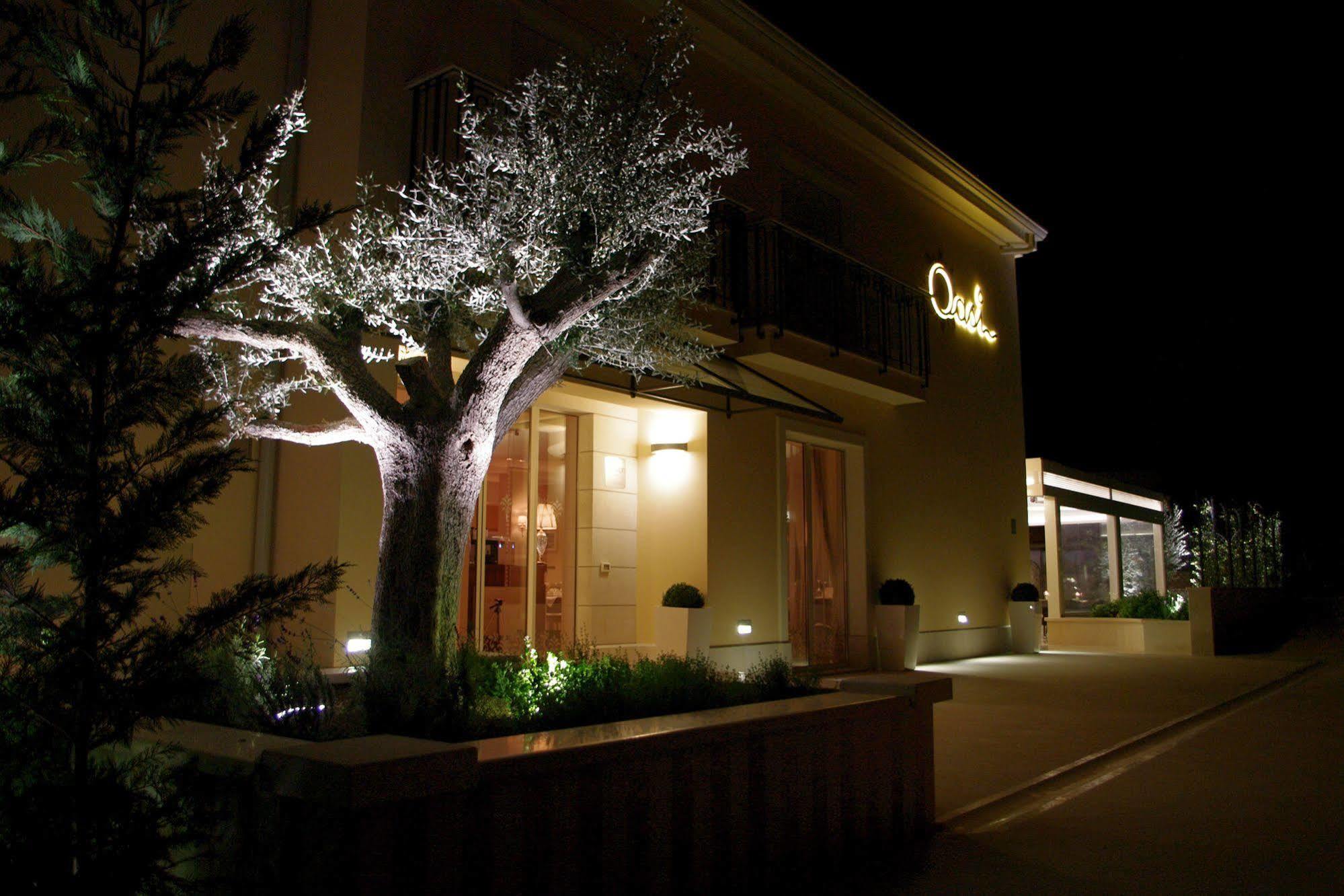 Boutique Hotel Oasi Pjescana Uvala Buitenkant foto