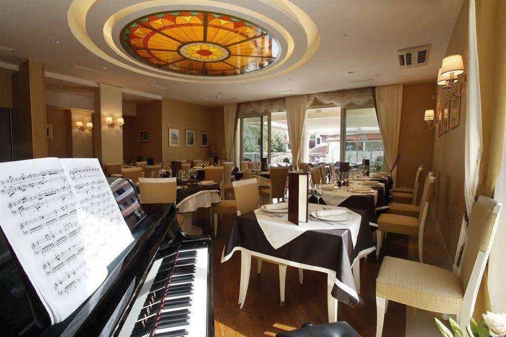 Boutique Hotel Oasi Pjescana Uvala Buitenkant foto